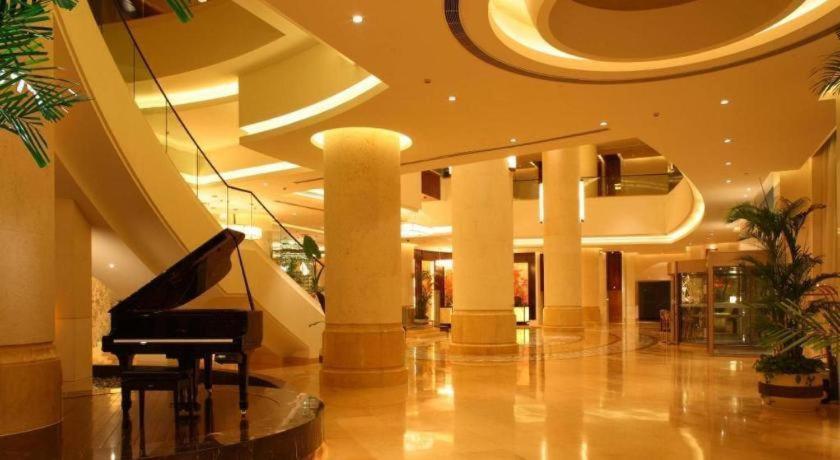 New Century Grand Changchun Hotel Exterior foto