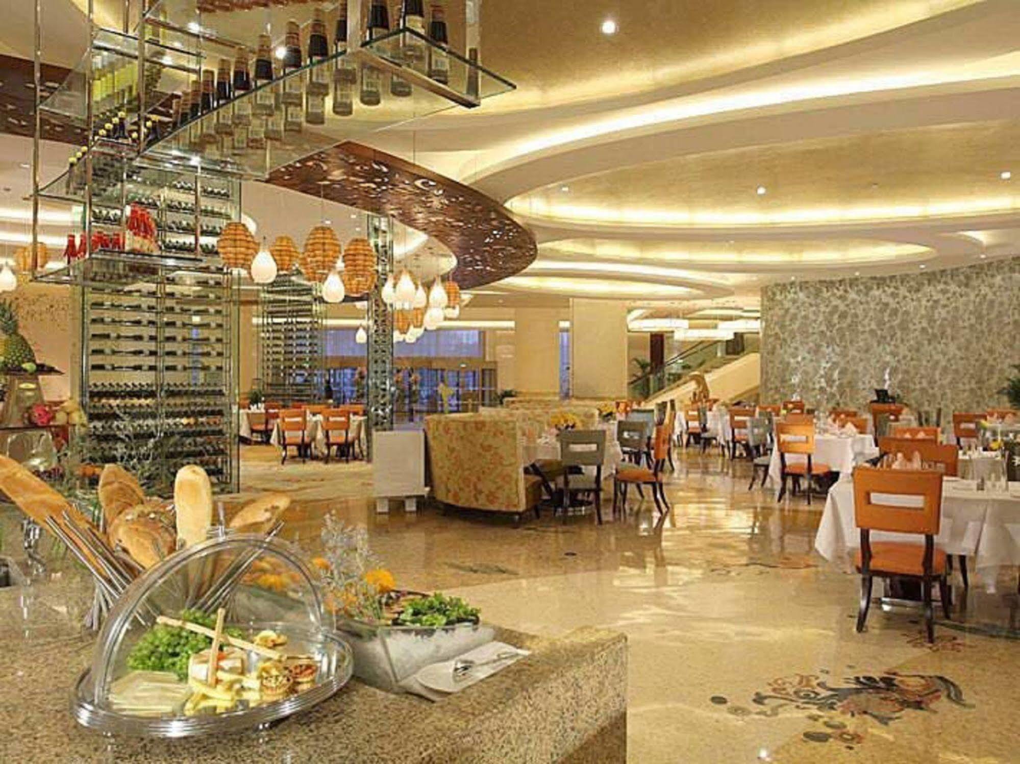 New Century Grand Changchun Hotel Exterior foto