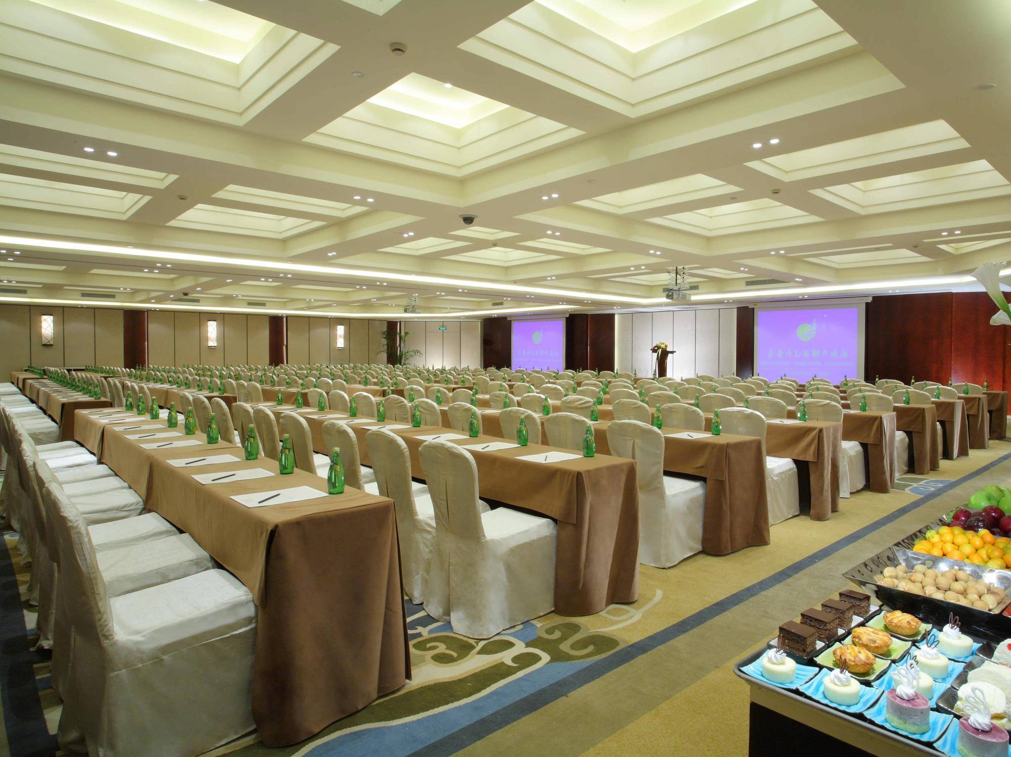New Century Grand Changchun Hotel Exterior foto