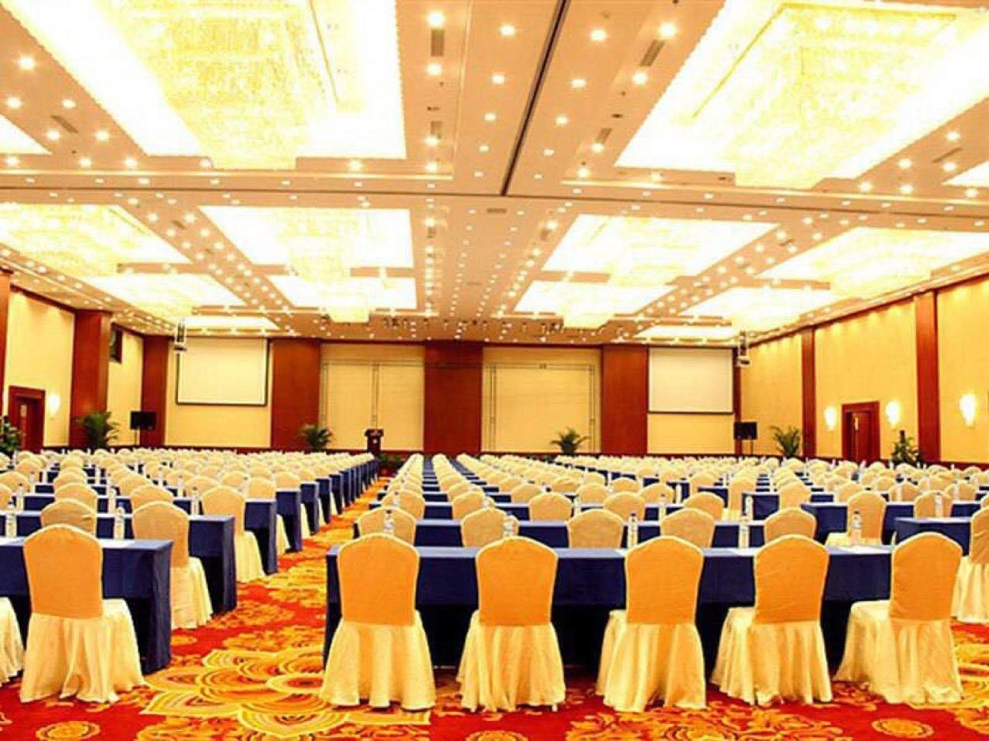 New Century Grand Changchun Hotel Exterior foto