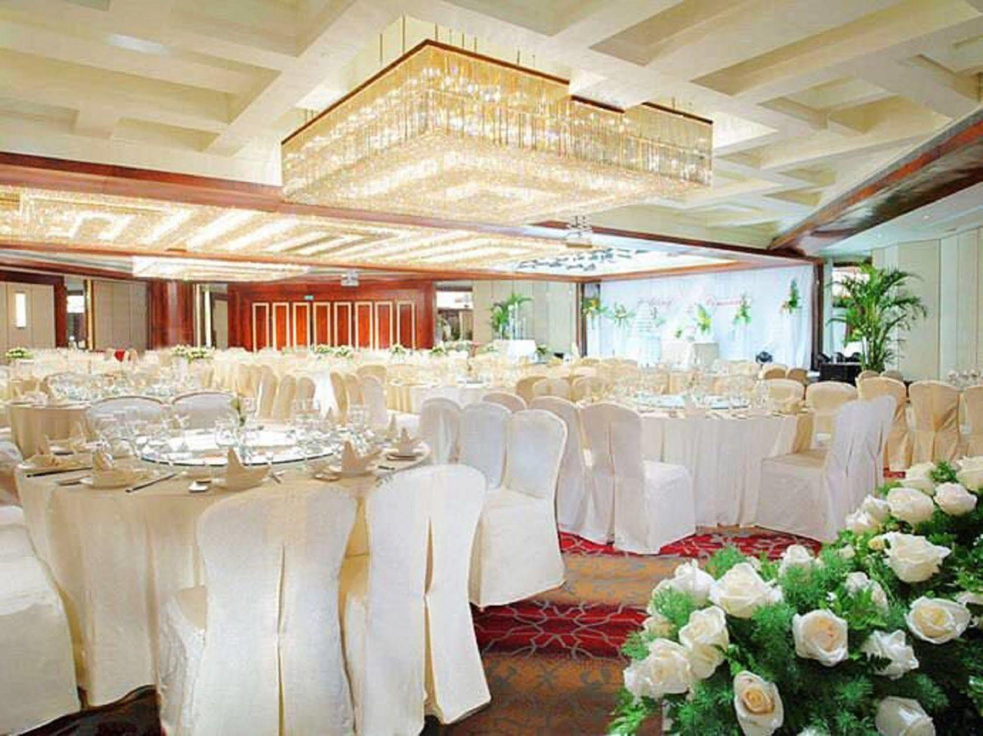New Century Grand Changchun Hotel Exterior foto